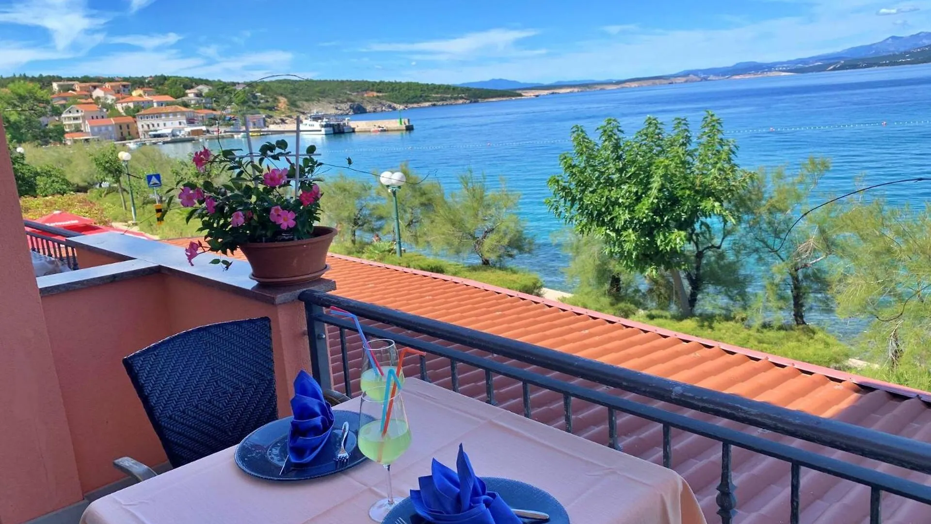 Apartments Beach Silo  3*, Silo (Krk) Croatia